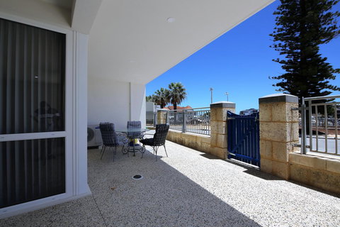 Studio Style Mindarie Marina - C Tourism 12
