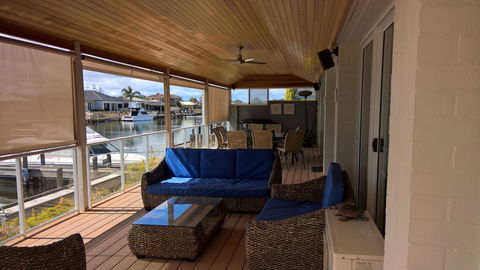 Waterside Canal Dreams - C Tourism 6