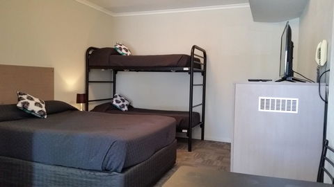 Mandurah Foreshore Motel - C Tourism 1