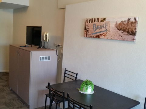 Mandurah Foreshore Motel - C Tourism 10