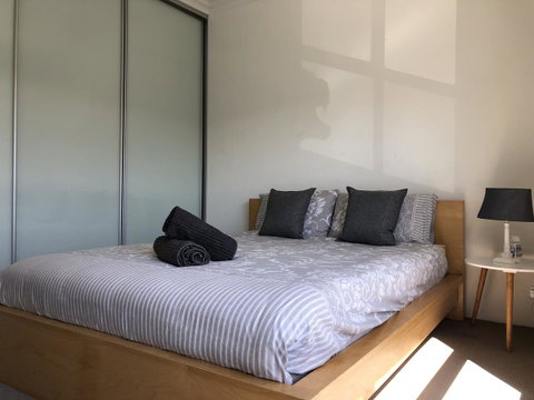 Gerring Court With Free 1 Car Bay Parking - C Tourism 2
