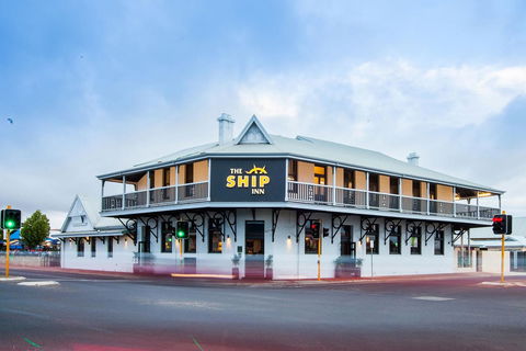 Nightcap At The Ship Inn - C Tourism 4
