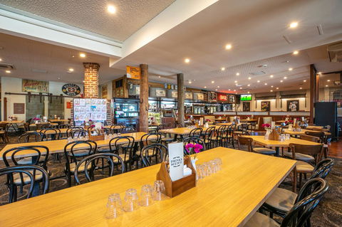 Nightcap At Wanneroo Tavern - C Tourism 31