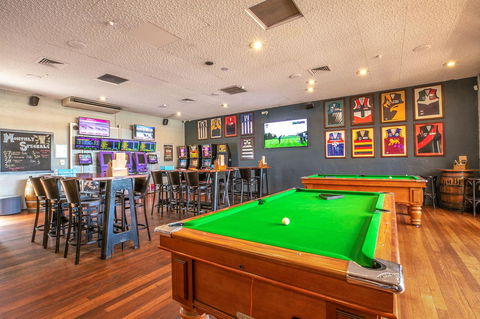 Nightcap At Wanneroo Tavern - C Tourism 5