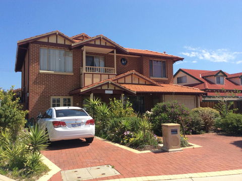 Crossland House - C Tourism 12