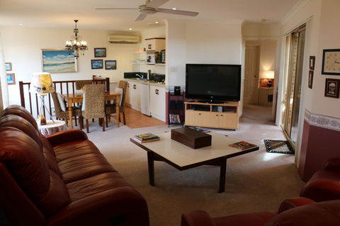 Crossland House - C Tourism 19