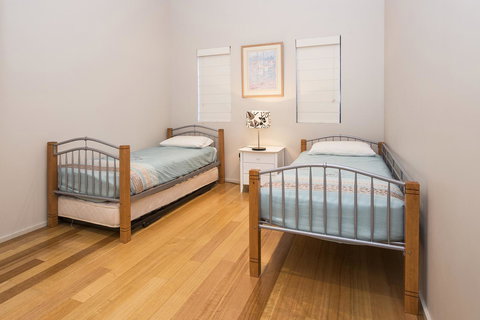 12/26 Yallingup Beach Road - C Tourism 9