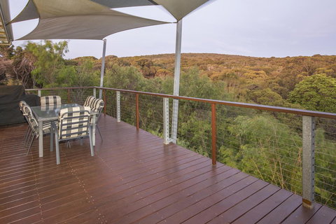 12/26 Yallingup Beach Road - C Tourism 16