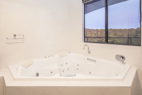 12/26 Yallingup Beach Road - C Tourism 6