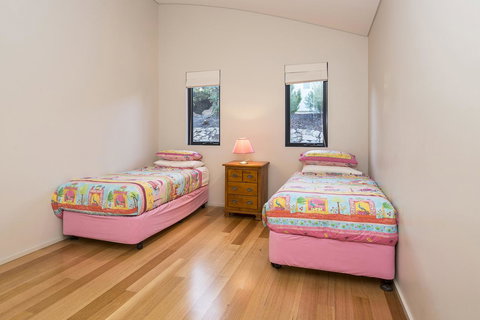 12/26 Yallingup Beach Road - C Tourism 8