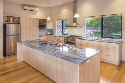 12/26 Yallingup Beach Road - C Tourism 3