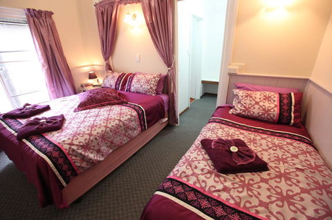 Jacaranda Guest House - C Tourism 36