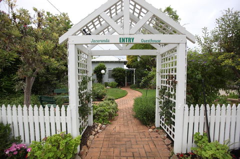 Jacaranda Guest House - C Tourism 0