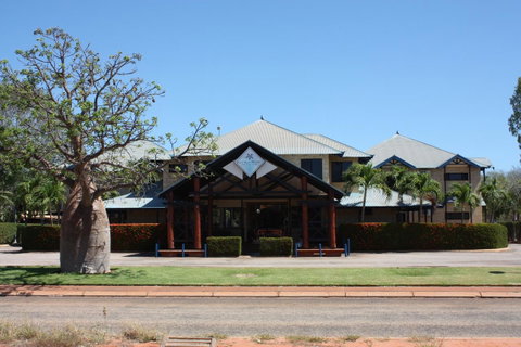 Apartments At Blue Seas Resort - C Tourism 23