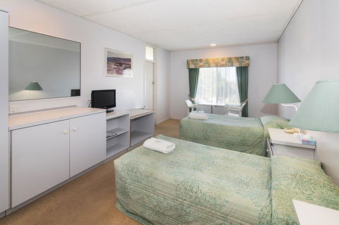 Augusta Hotel Motel - C Tourism 1