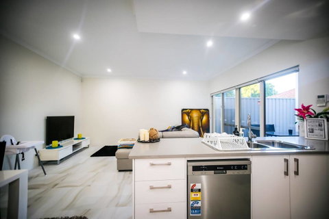 VIP Stays - Villa De Burswood Luxury 3BR Suite W/ King Bed FREE WIFI - C Tourism 7