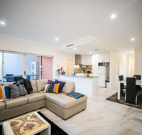 VIP Stays - Villa De Burswood Luxury 3BR Suite w/ King Bed FREE WIFI - C Tourism