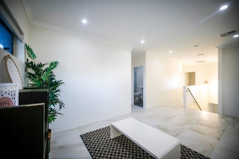 VIP Stays - Villa De Burswood Luxury 3BR Suite W/ King Bed FREE WIFI - C Tourism 22