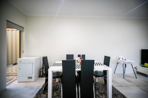 VIP Stays - Villa De Burswood Luxury 3BR Suite W/ King Bed FREE WIFI - C Tourism 2