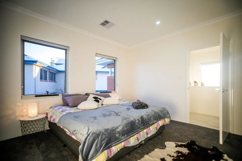VIP Stays - Villa De Burswood Luxury 3BR Suite W/ King Bed FREE WIFI - C Tourism 16