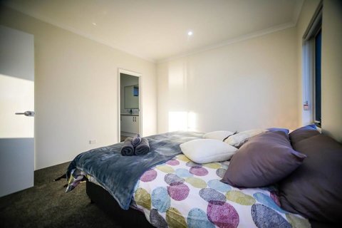 VIP Stays - Villa De Burswood Luxury 3BR Suite W/ King Bed FREE WIFI - C Tourism 15