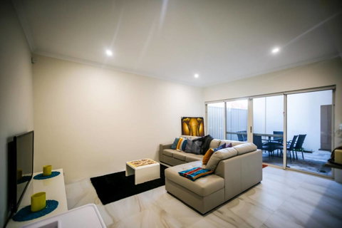 VIP Stays - Villa De Burswood Luxury 3BR Suite W/ King Bed FREE WIFI - C Tourism 6