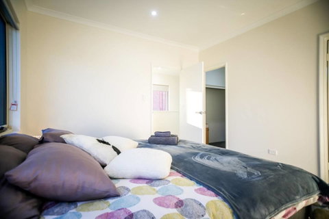 VIP Stays - Villa De Burswood Luxury 3BR Suite W/ King Bed FREE WIFI - C Tourism 11