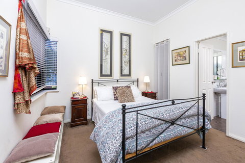 Como Executive Apartment - C Tourism 6