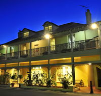 Clifton Motel  Grittleton Lodge - C Tourism