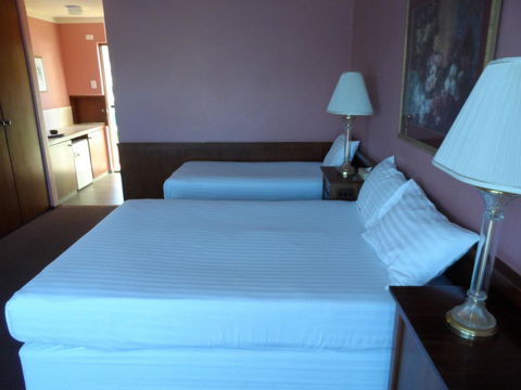 Clifton Motel & Grittleton Lodge - C Tourism 18