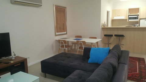 Superb 2 BR East Perth Riverside Apartment Location Comfort And Space 45 - C Tourism 4