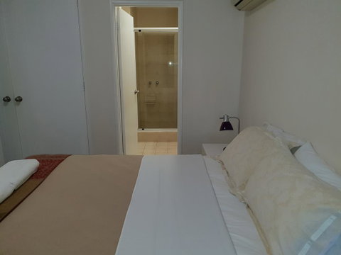 Superb 2 BR East Perth Riverside Apartment Location Comfort And Space 45 - C Tourism 9