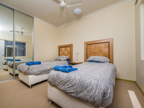 Seafront Unit 60 - C Tourism 2