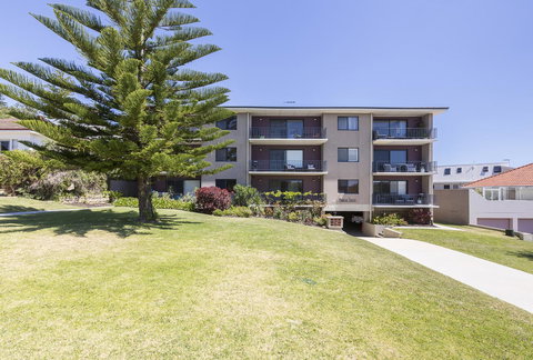 Cottesloe Marine Apartment - Executive Escapes - C Tourism 18