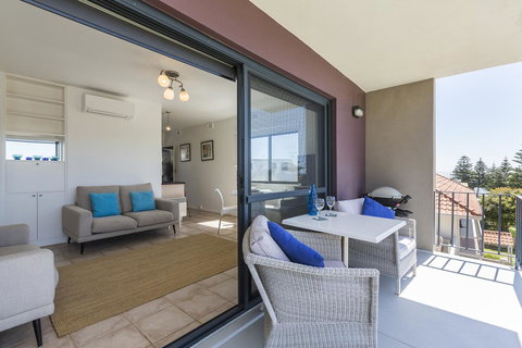 Cottesloe Marine Apartment - Executive Escapes - C Tourism 7