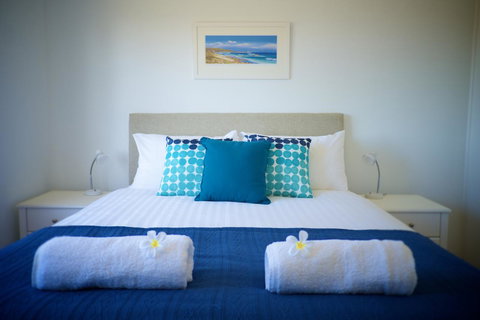 Cottesloe Marine Apartment - Executive Escapes - C Tourism 14