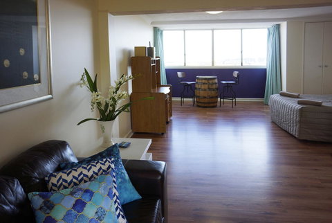 Studio 302 With Ocean Views - C Tourism 8