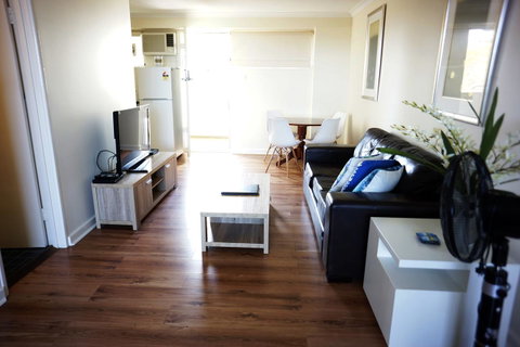 Studio 302 With Ocean Views - C Tourism 2