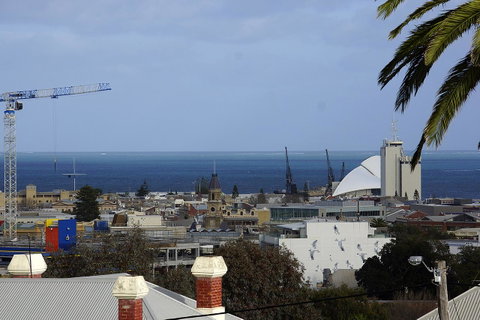 Studio 302 With Ocean Views - C Tourism 24