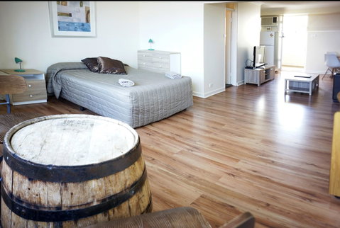 Studio 302 With Ocean Views - C Tourism 19