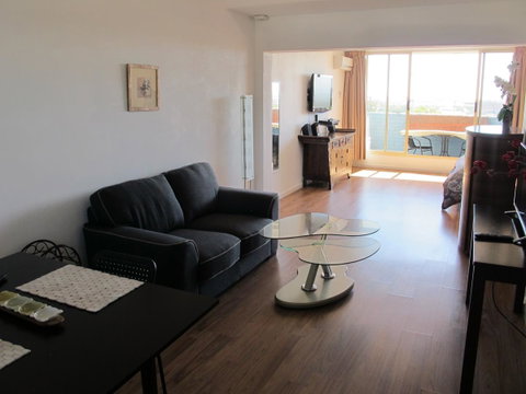 Studio 204 With Harbour, Ocean And Sunset Views From The Balcony - C Tourism 8