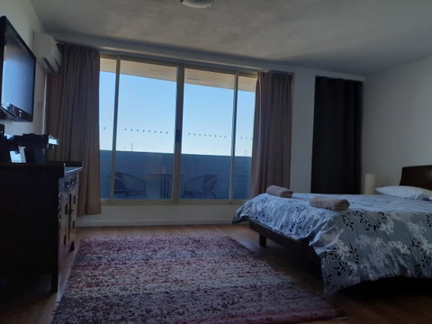 Studio 204 With Harbour, Ocean And Sunset Views From The Balcony - C Tourism 0