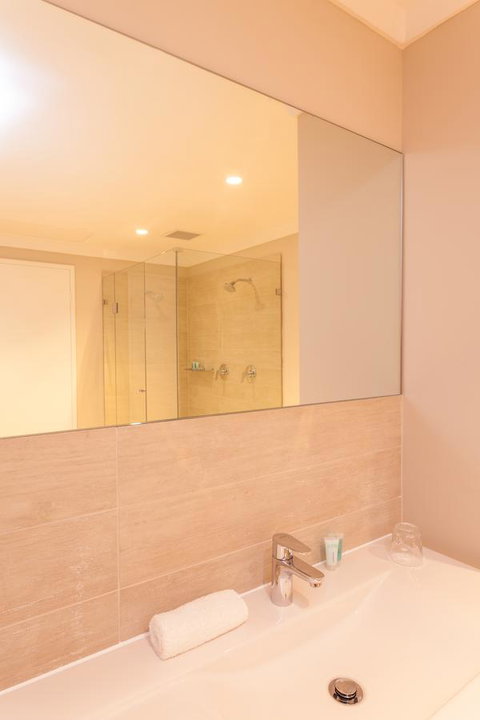 The Marina Hotel - Mindarie - C Tourism 13