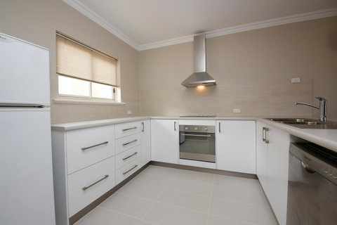 The Marina Hotel - Mindarie - C Tourism 8