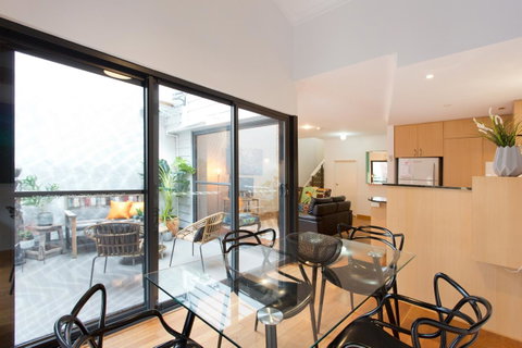 Windows On Pakenham - C Tourism 5