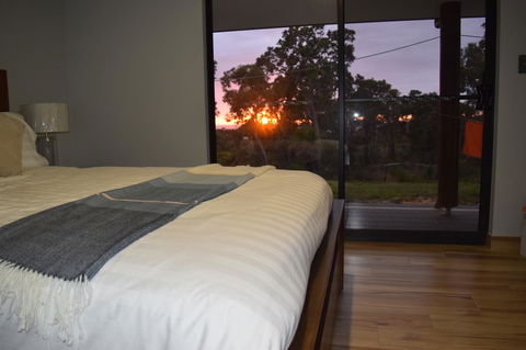Eagle Bay House - C Tourism 0