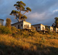Swansea Beach Chalets - C Tourism