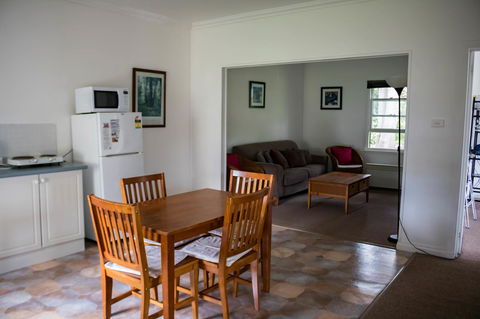 Giants Table And Cottages - C Tourism 17