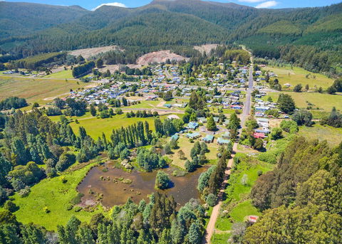 Giants Table And Cottages - C Tourism 1