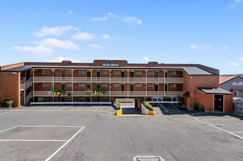 Coach House Launceston - C Tourism 1